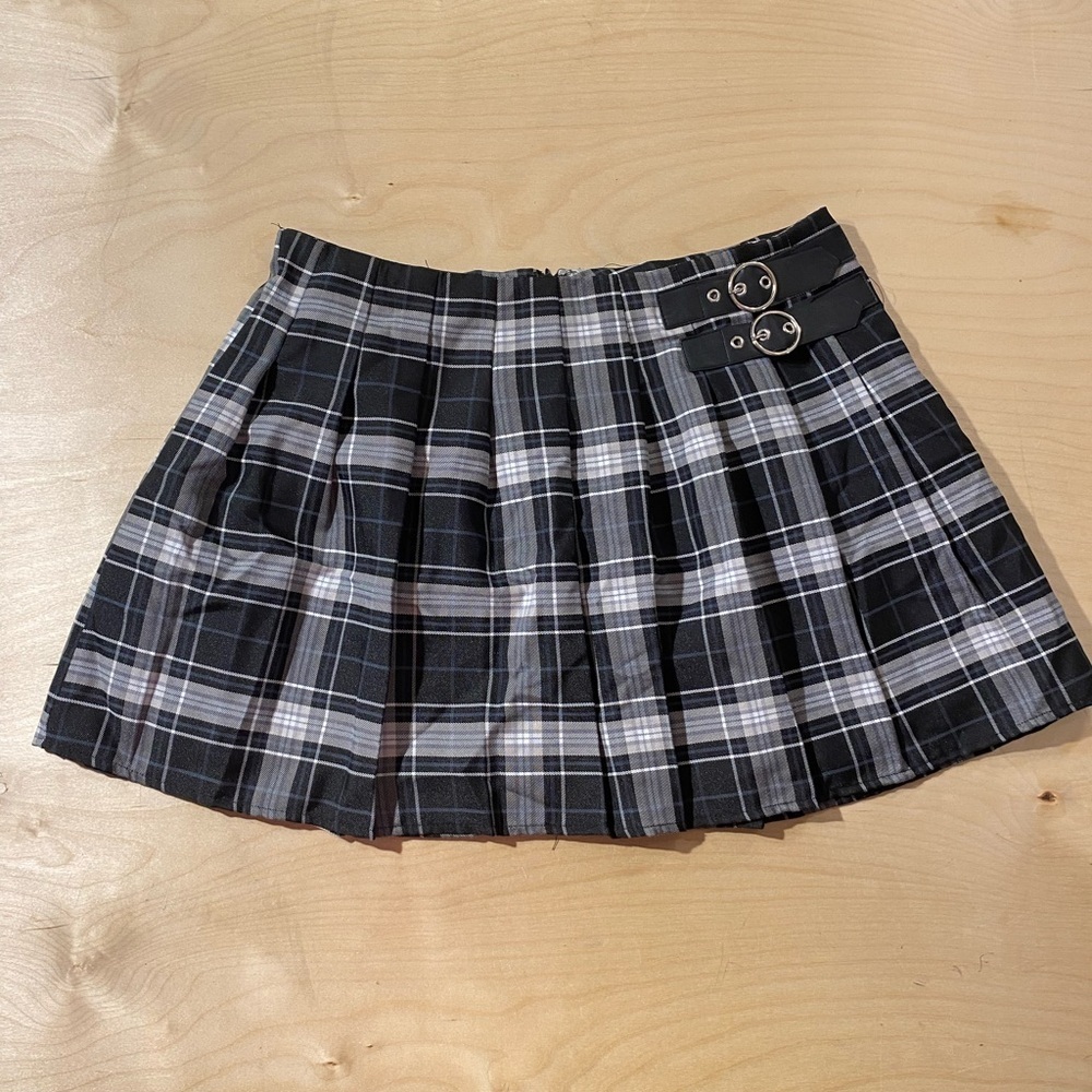 Forever 21 Black and Gray Plaid Mini Skirt XL (HM)